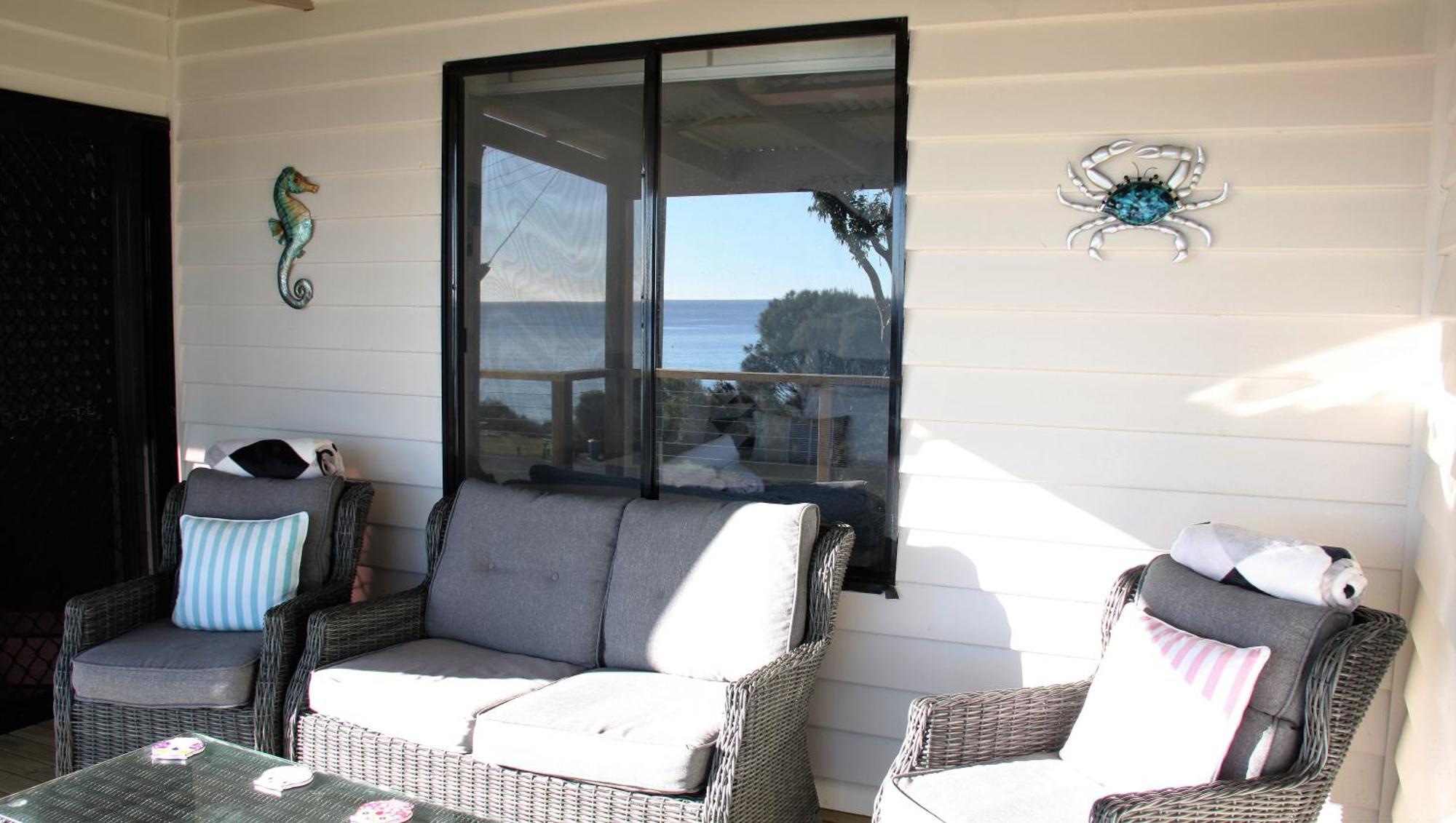 Kingfisher Cottage Beachfront At The Binalong Bay Bagian luar foto