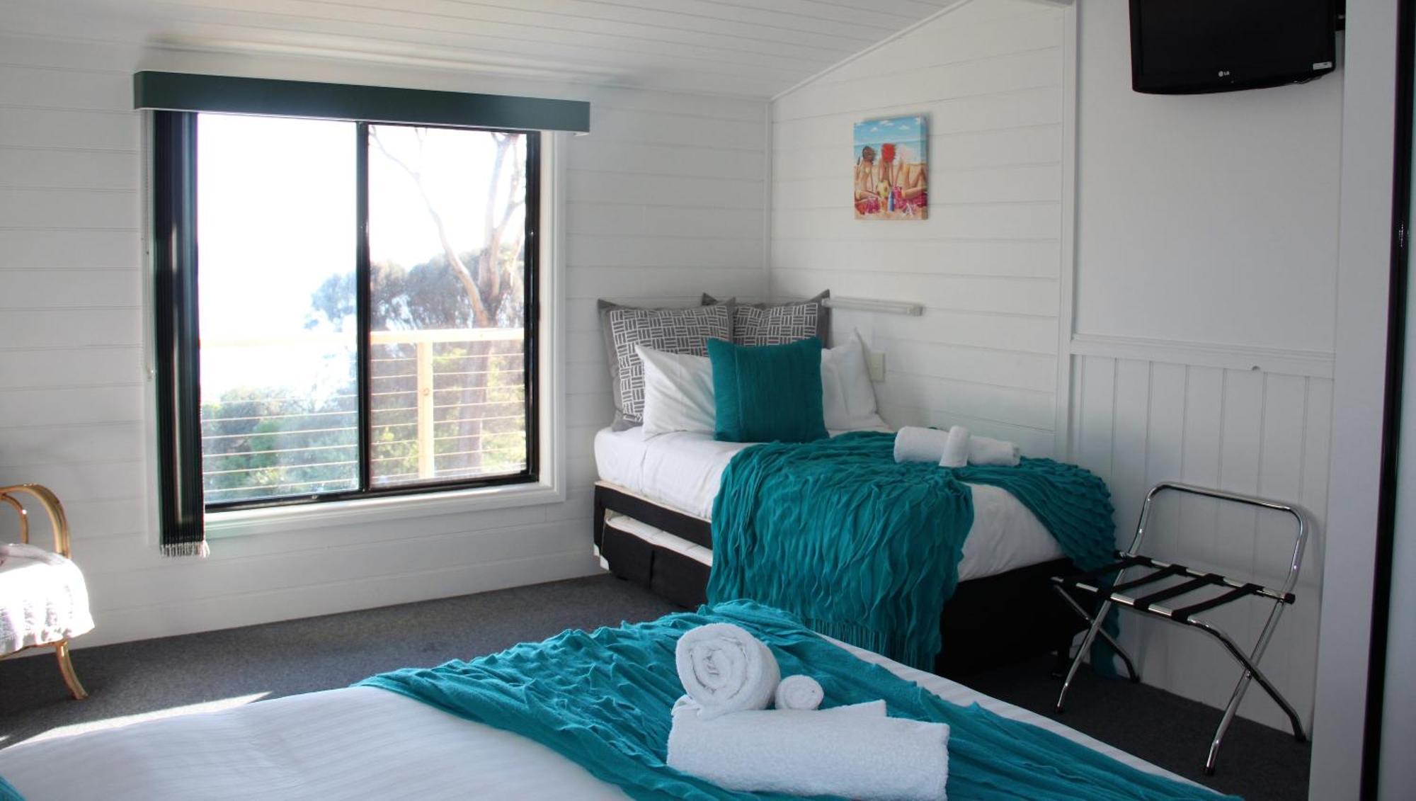 Kingfisher Cottage Beachfront At The Binalong Bay Bagian luar foto