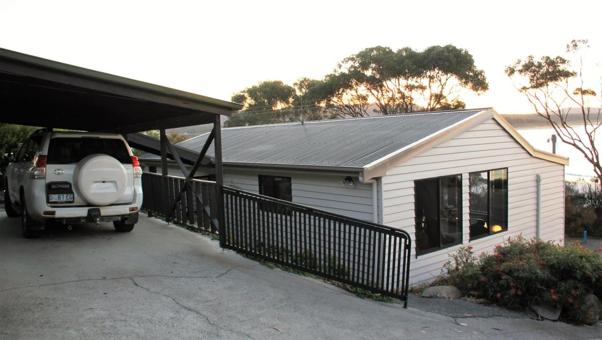 Kingfisher Cottage Beachfront At The Binalong Bay Bagian luar foto