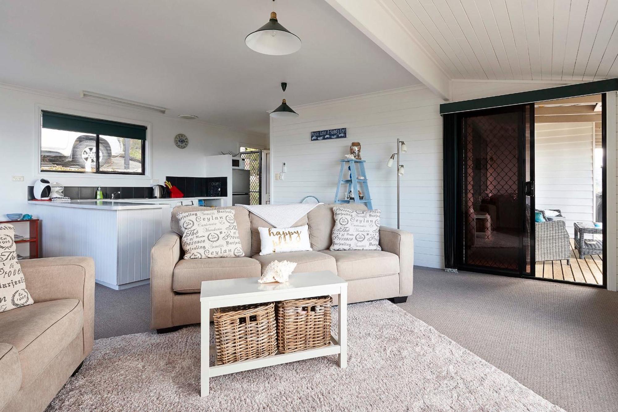 Kingfisher Cottage Beachfront At The Binalong Bay Bagian luar foto